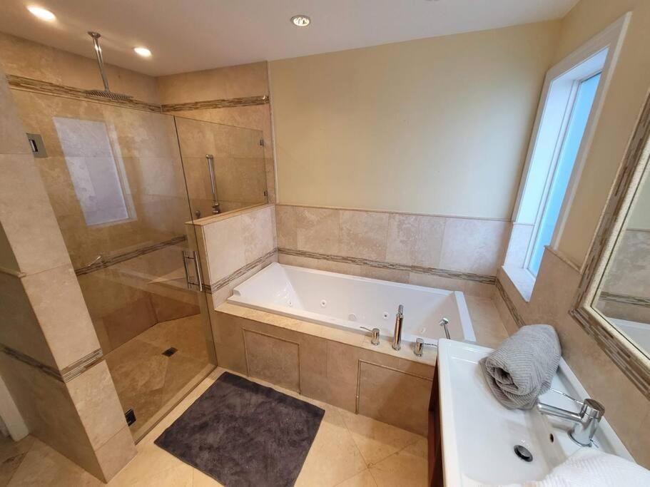 #1 Fort Lauderdale House - Heated Salt Water Pool - Private Oasis-Updated Gorgeous 3Br 3Ba - Las Olas 외부 사진